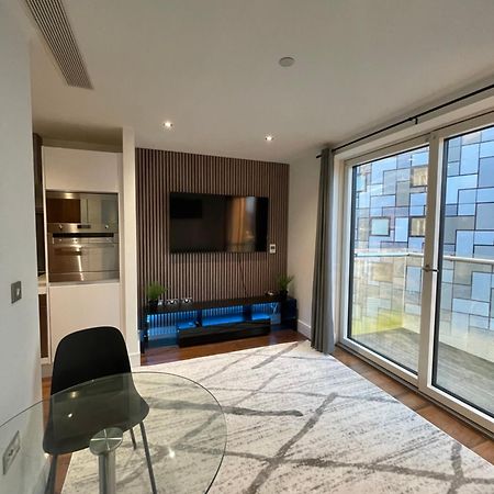 Apartment In Canary Wharf London Bagian luar foto